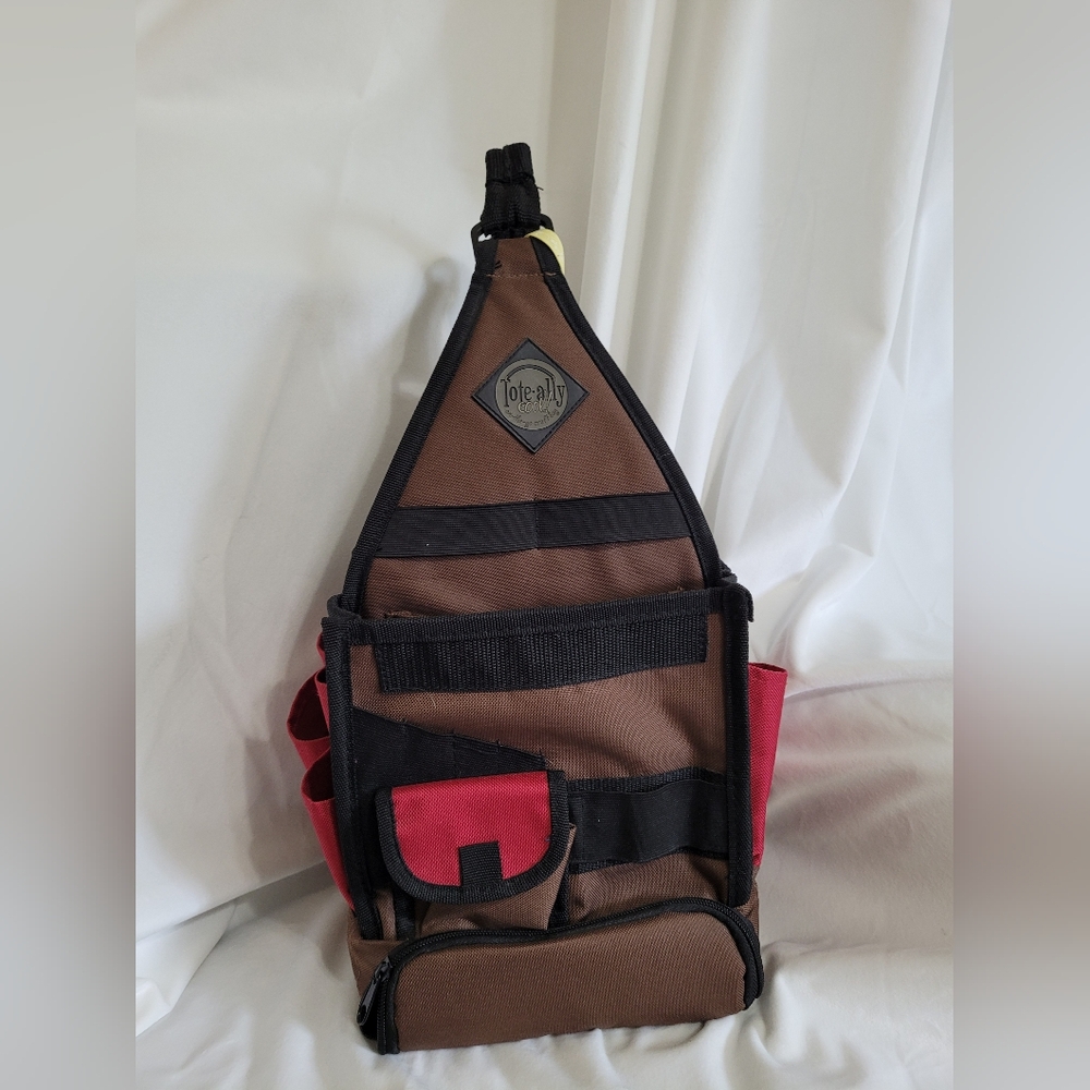 Tote-Ally Cool On-the-Go Craft Bag